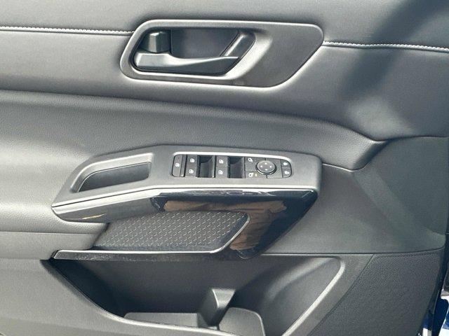 new 2026 Nissan Pathfinder car, priced at $39,320