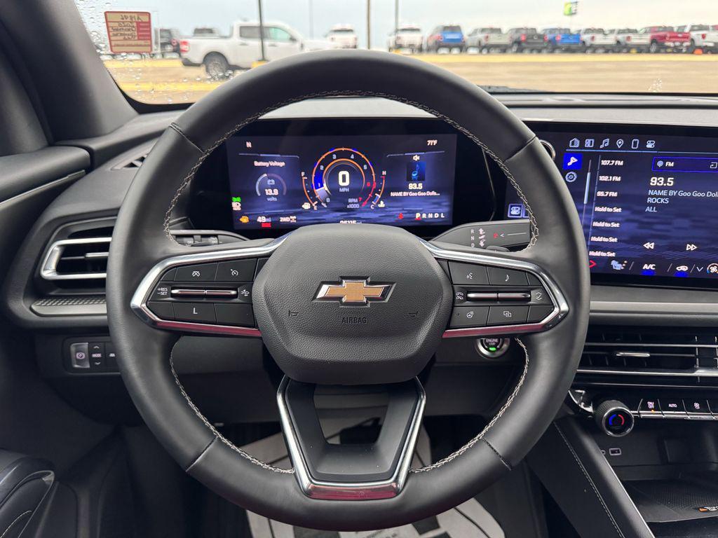 used 2025 Chevrolet Traverse car, priced at $39,942