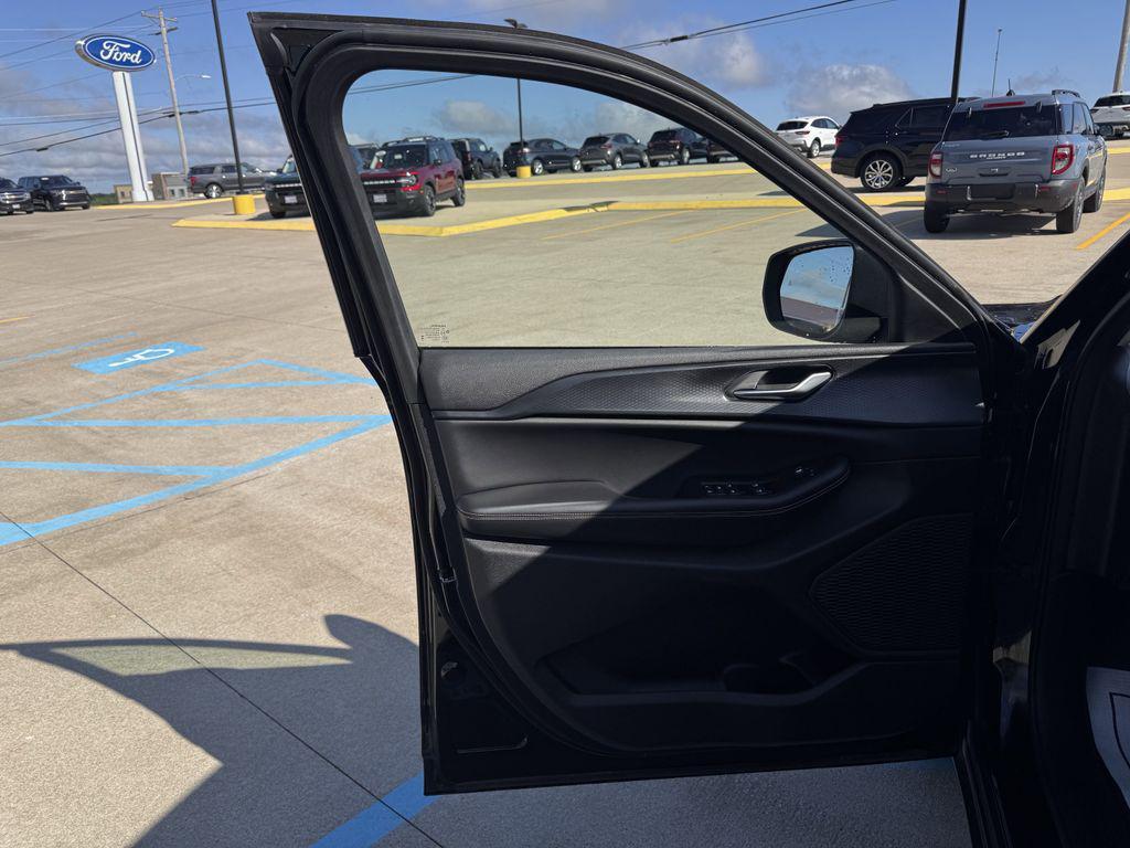 used 2023 Jeep Grand Cherokee car, priced at $25,303