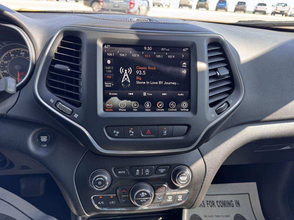 used 2023 Jeep Cherokee car, priced at $21,904