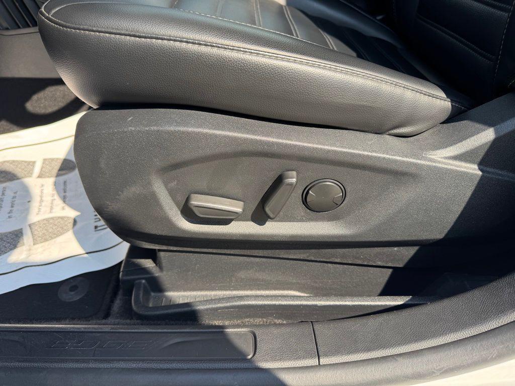 used 2024 Ford Edge car, priced at $25,999