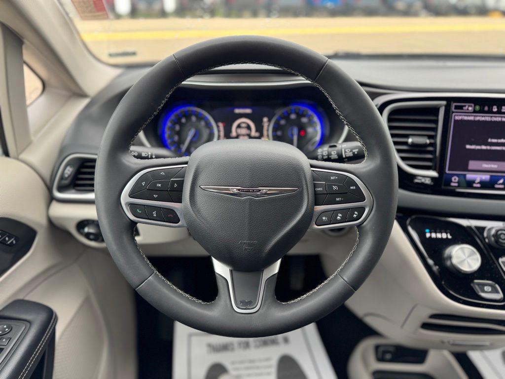 used 2023 Chrysler Pacifica car, priced at $23,999