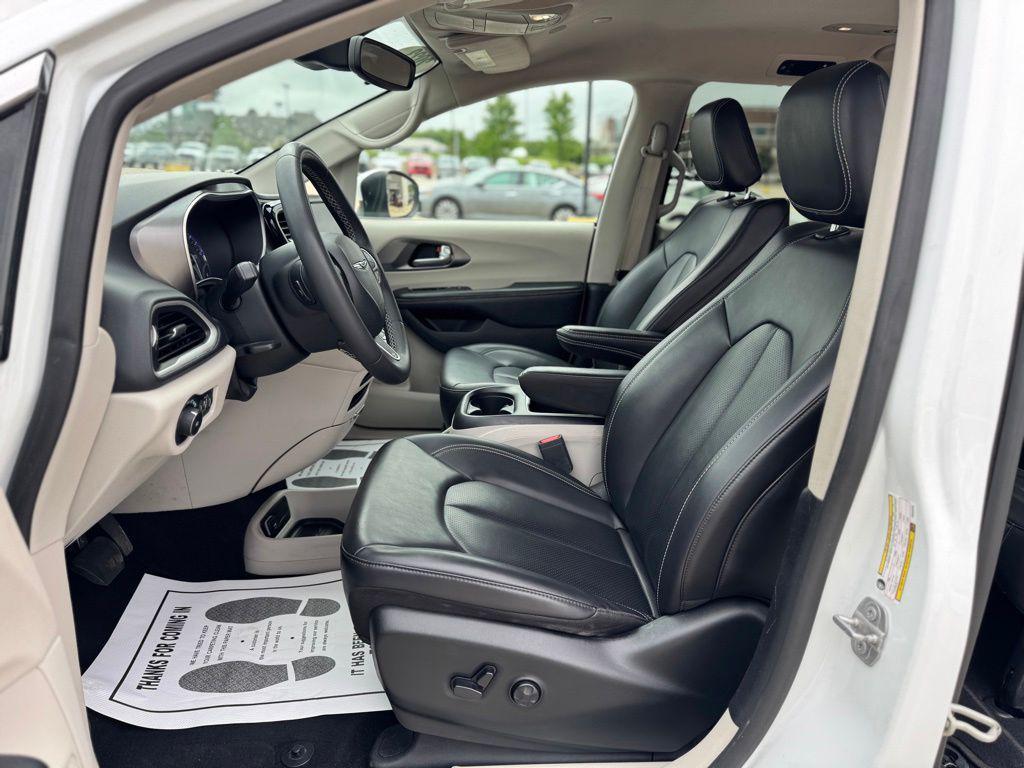 used 2023 Chrysler Pacifica car, priced at $23,999