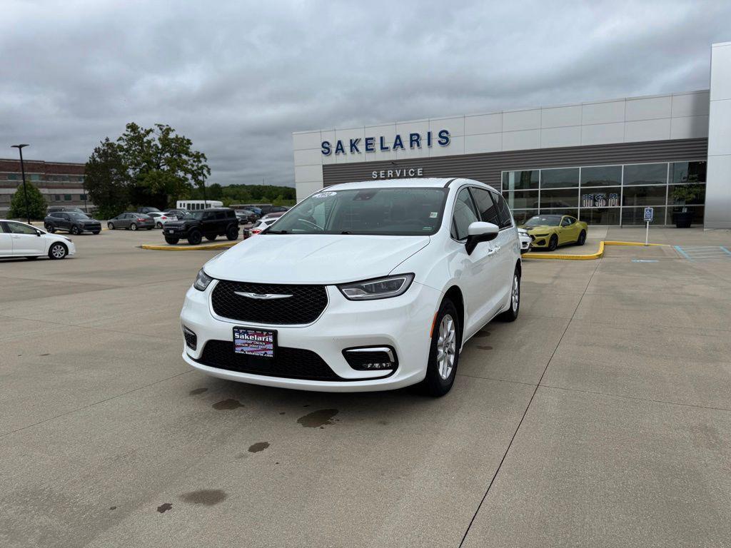 used 2023 Chrysler Pacifica car, priced at $23,999