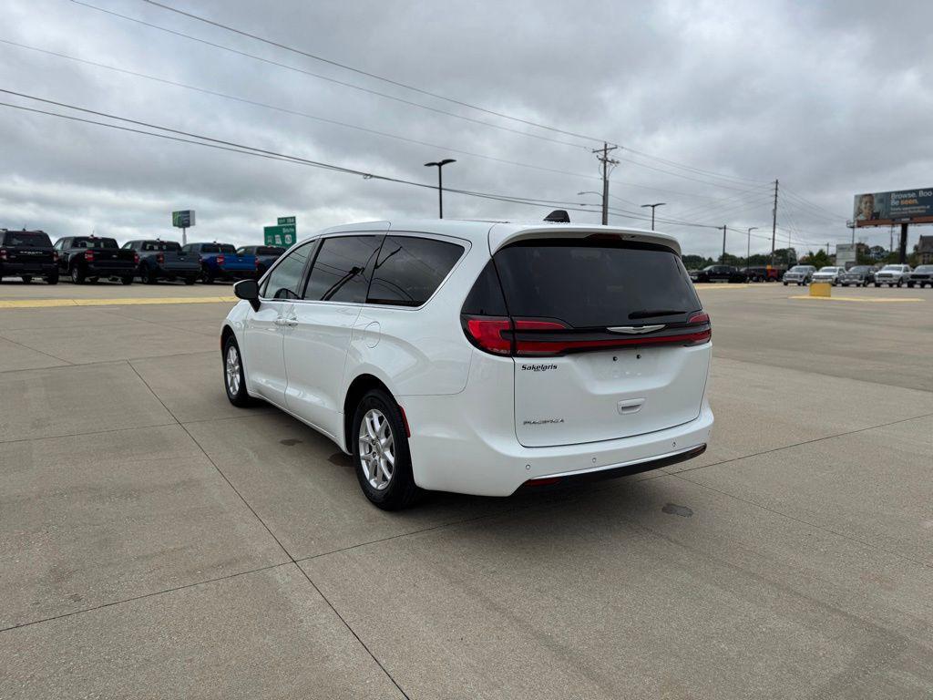 used 2023 Chrysler Pacifica car, priced at $23,999