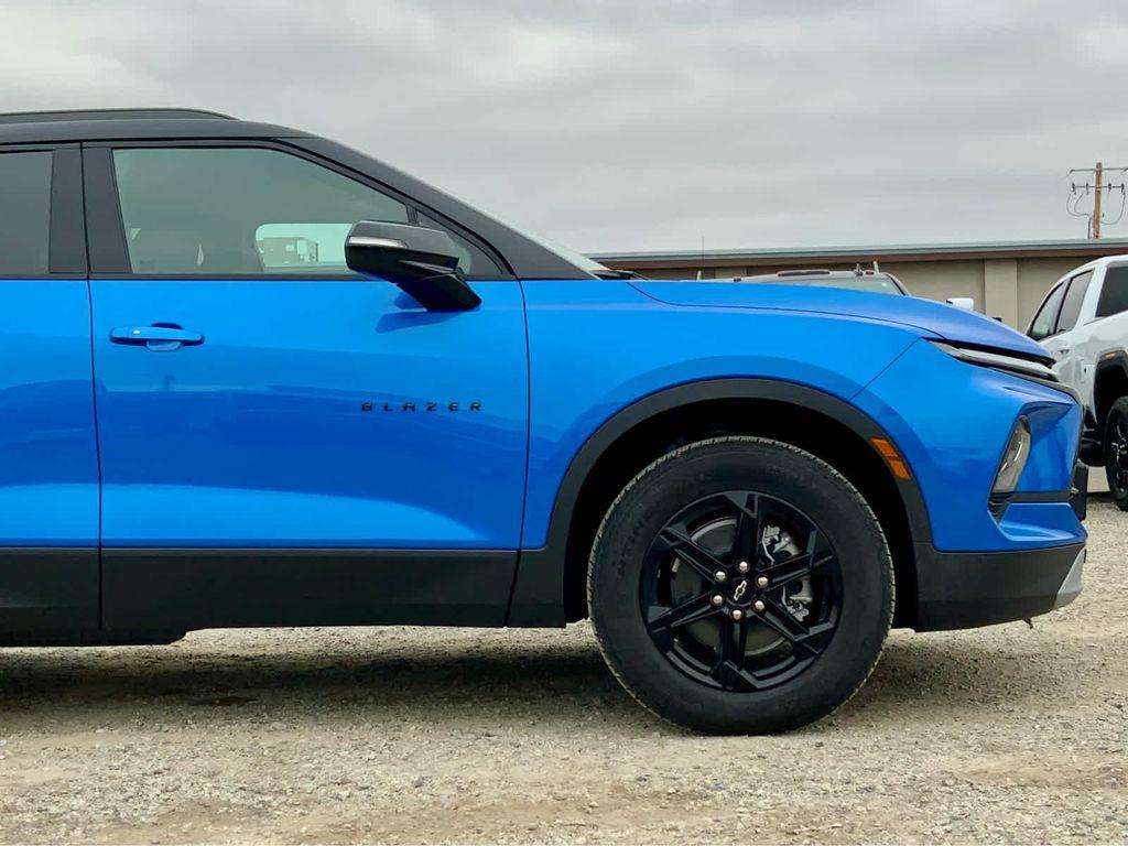 new 2025 Chevrolet Blazer car, priced at $40,999