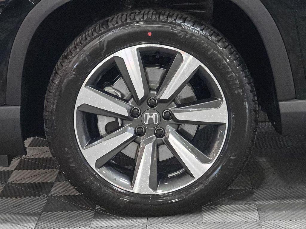 new 2025 Honda Pilot car, priced at $48,067