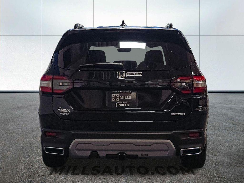 new 2025 Honda Pilot car, priced at $48,067