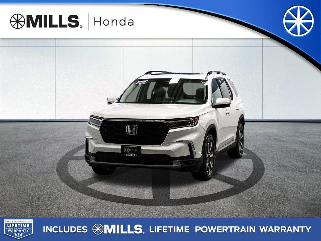 new 2025 Honda Pilot car, priced at $46,204