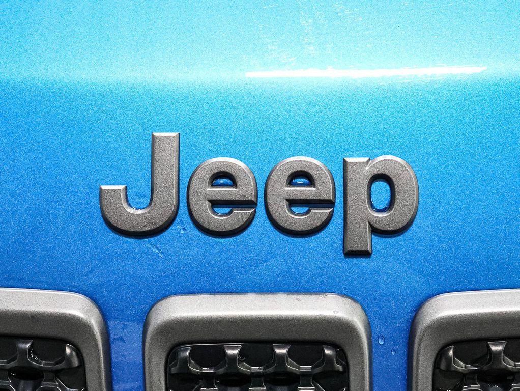 used 2019 Jeep Cherokee car, priced at $18,116