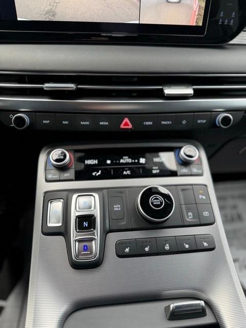 used 2024 Hyundai Palisade car, priced at $37,991