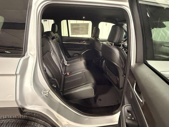 new 2026 Jeep Grand Cherokee car, priced at $45,946