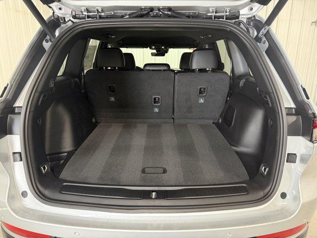 new 2026 Jeep Grand Cherokee car, priced at $45,946