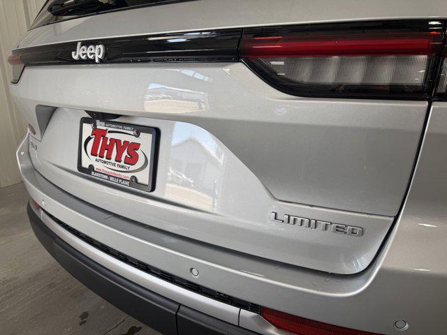 new 2026 Jeep Grand Cherokee car, priced at $45,946