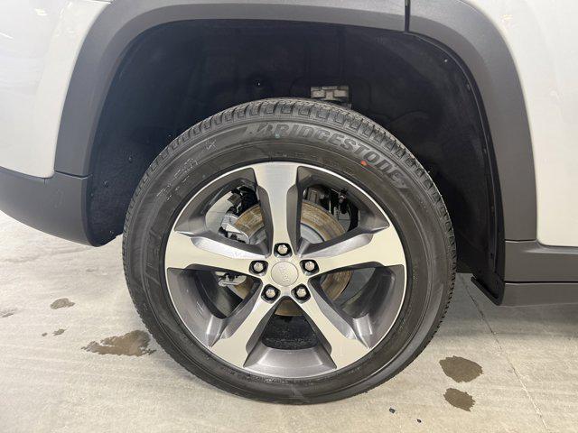 new 2026 Jeep Grand Cherokee car, priced at $45,946