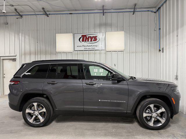 new 2026 Jeep Grand Cherokee car, priced at $46,990