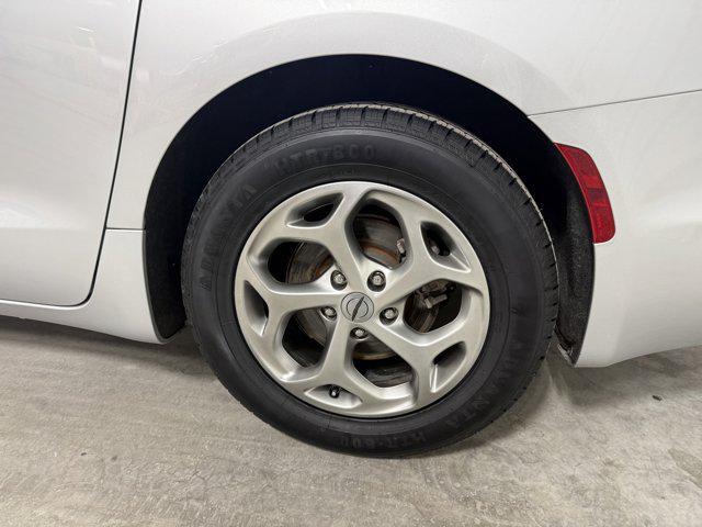 used 2024 Chrysler Pacifica car, priced at $33,860