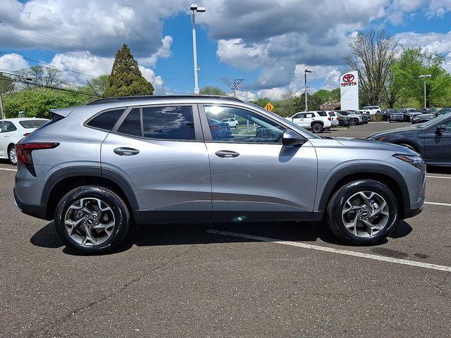 used 2025 Chevrolet Trax car, priced at $21,998
