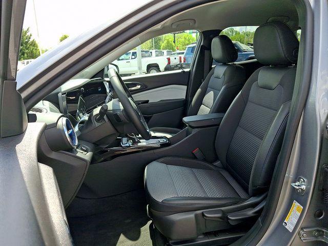 used 2025 Chevrolet Trax car, priced at $21,998