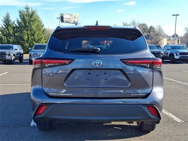 used 2024 Toyota Highlander car, priced at $40,648