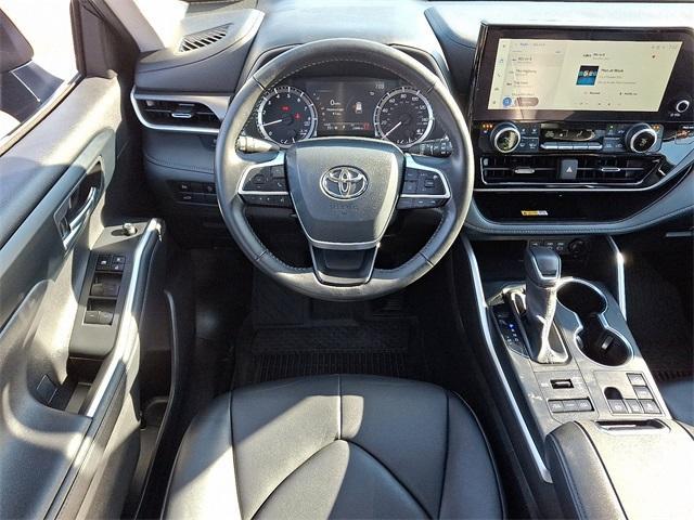 used 2024 Toyota Highlander car, priced at $40,648