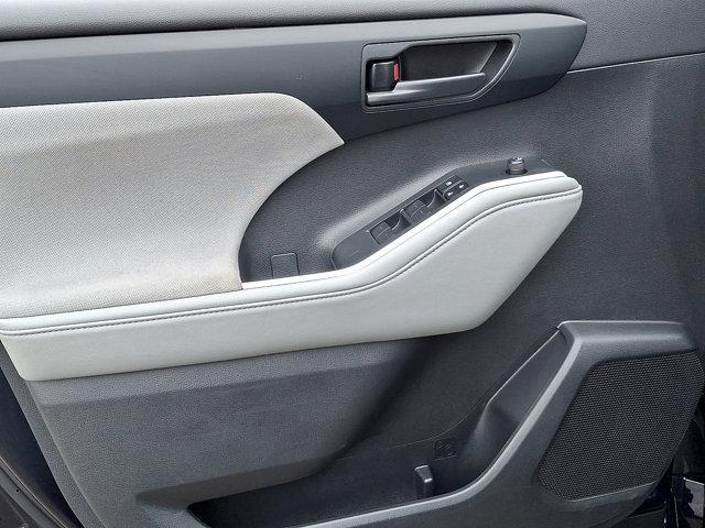 used 2024 Toyota Highlander car, priced at $36,000