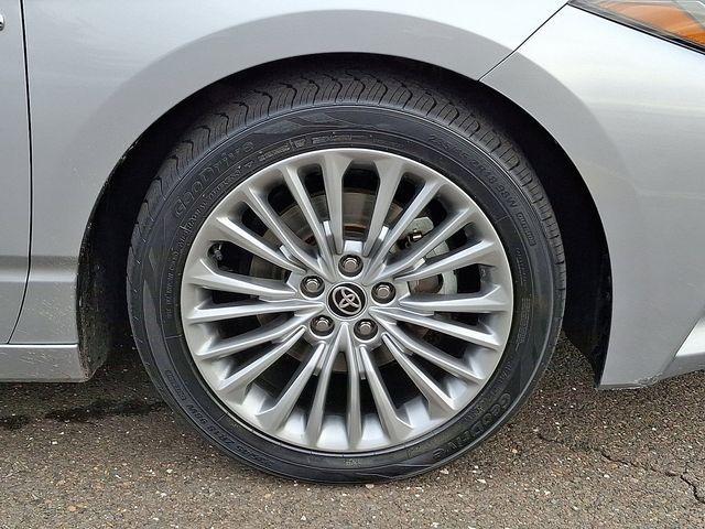 used 2021 Toyota Avalon Hybrid car, priced at $33,300