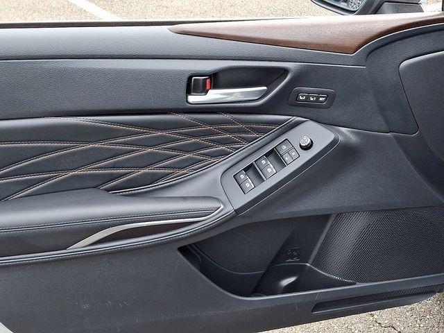 used 2021 Toyota Avalon Hybrid car, priced at $33,300