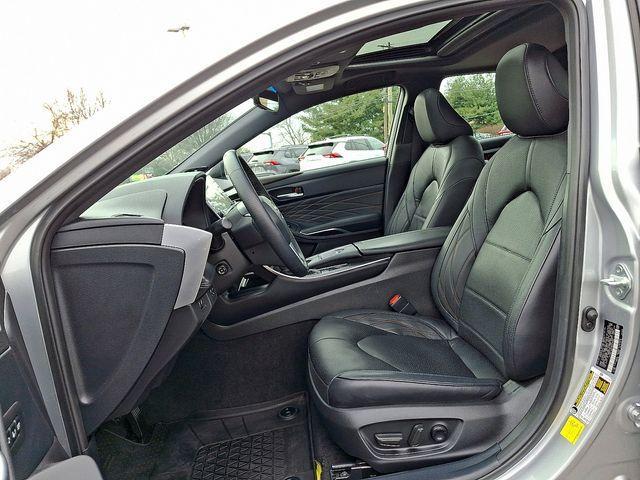 used 2021 Toyota Avalon Hybrid car, priced at $33,300