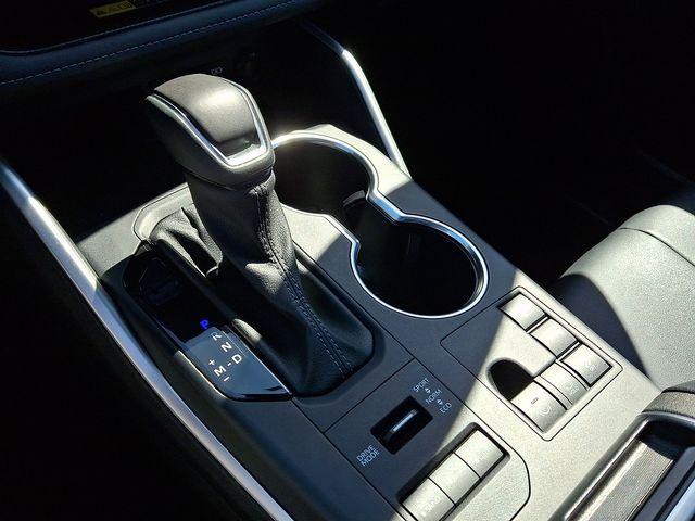 used 2025 Toyota Highlander car, priced at $45,490
