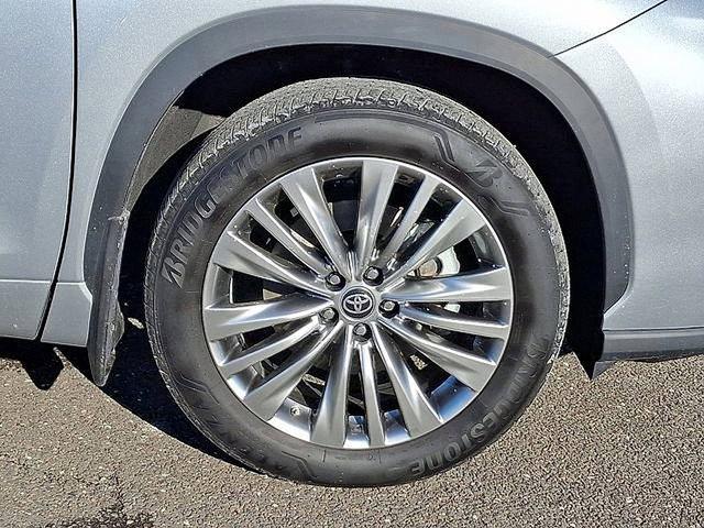 used 2024 Toyota Highlander car, priced at $49,490