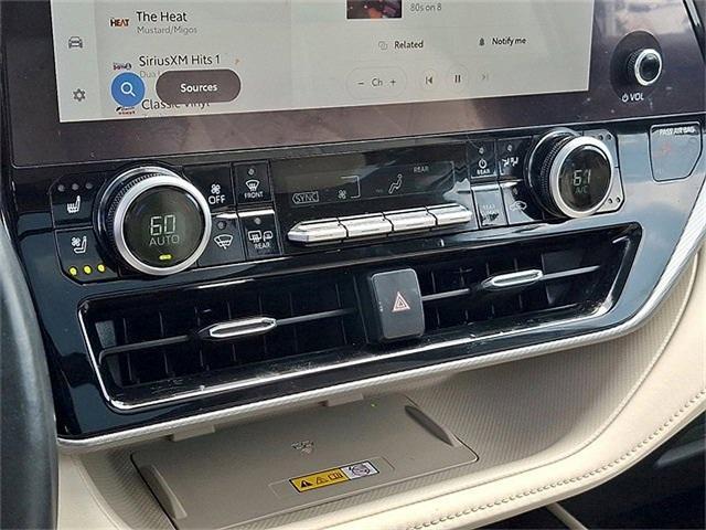 used 2024 Toyota Highlander car, priced at $44,900