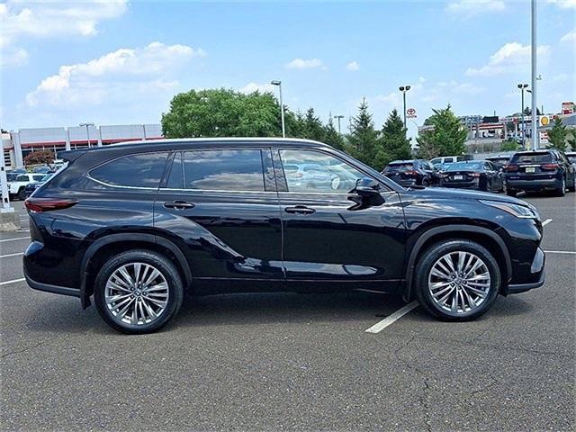 used 2024 Toyota Highlander car, priced at $44,900