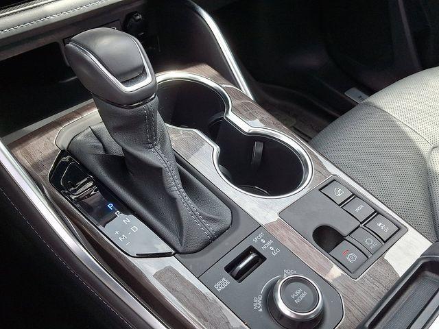 used 2024 Toyota Highlander car, priced at $45,090