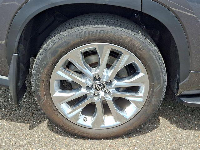 used 2024 Toyota Highlander car, priced at $45,090