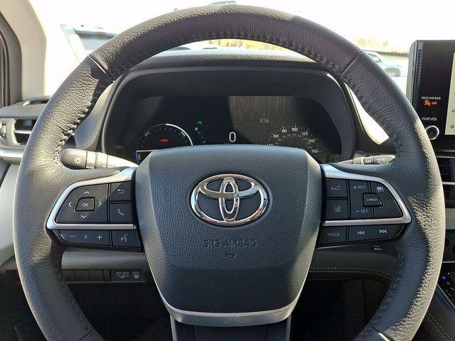 used 2025 Toyota Sienna car, priced at $45,752