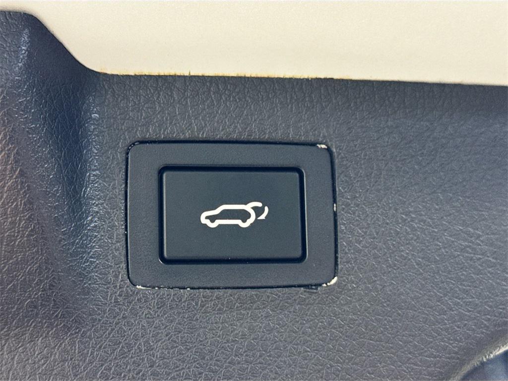 used 2014 Kia Sorento car, priced at $4,897