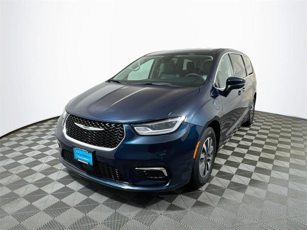 used 2023 Chrysler Pacifica Hybrid car, priced at $23,997