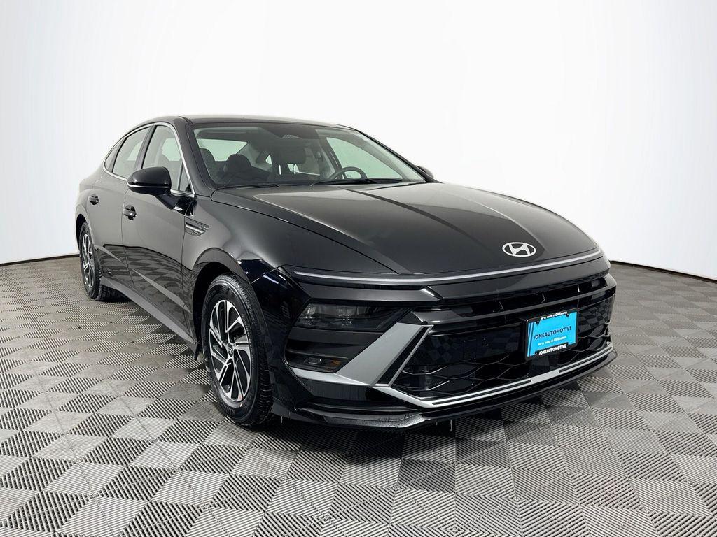 new 2026 Hyundai Sonata Hybrid car, priced at $30,194