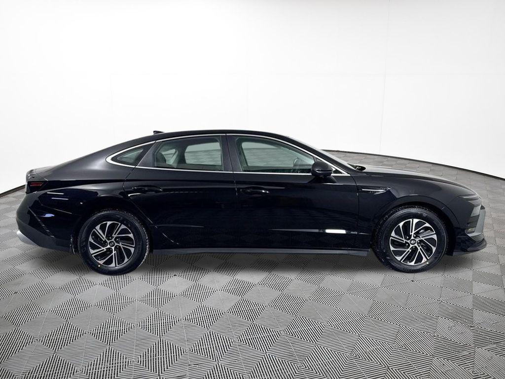 new 2026 Hyundai Sonata Hybrid car, priced at $30,194
