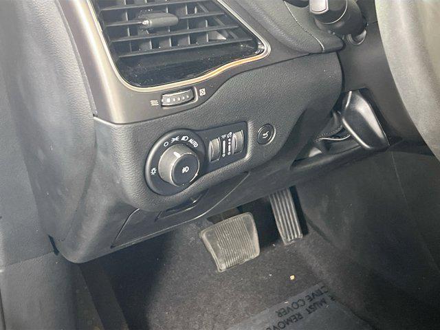 used 2022 Jeep Cherokee car, priced at $25,996