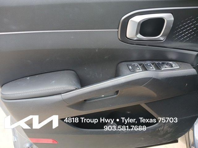 new 2025 Kia Sorento car, priced at $27,995