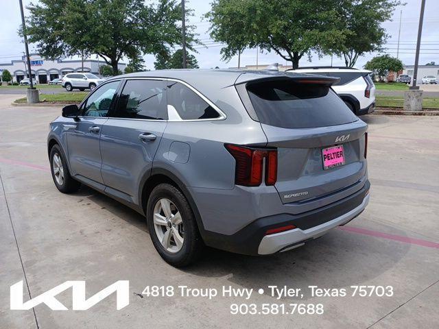 new 2025 Kia Sorento car, priced at $27,695