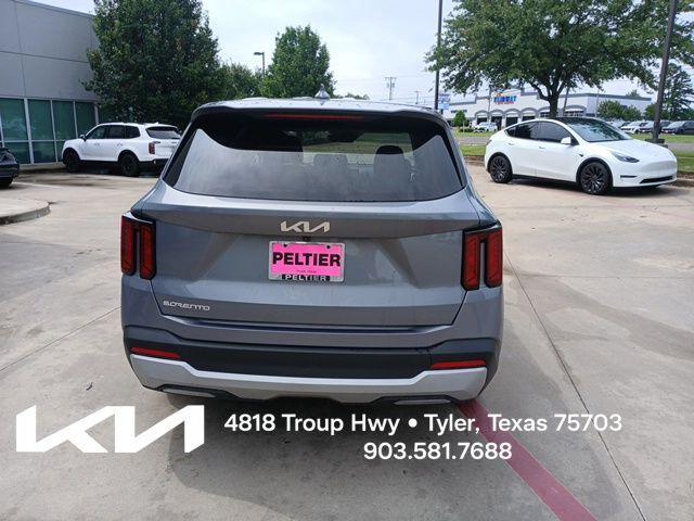 new 2025 Kia Sorento car, priced at $27,995