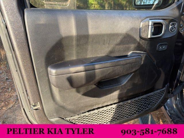 used 2021 Jeep Wrangler Unlimited car, priced at $32,985