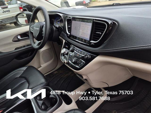used 2023 Chrysler Pacifica car, priced at $28,900