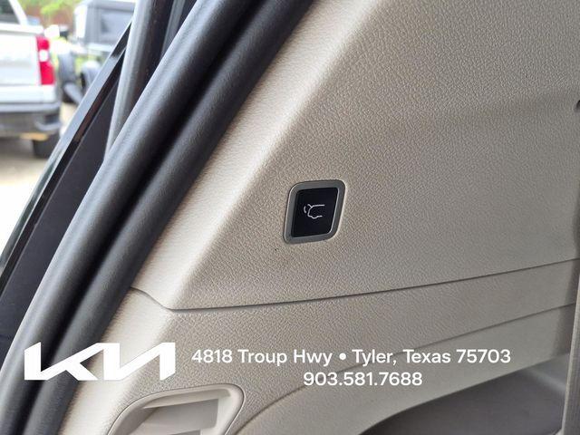 used 2023 Chrysler Pacifica car, priced at $28,900