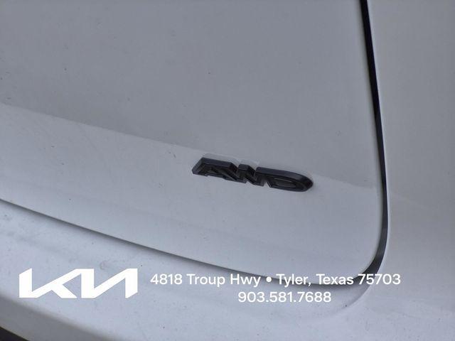 used 2023 Chrysler Pacifica car, priced at $28,900