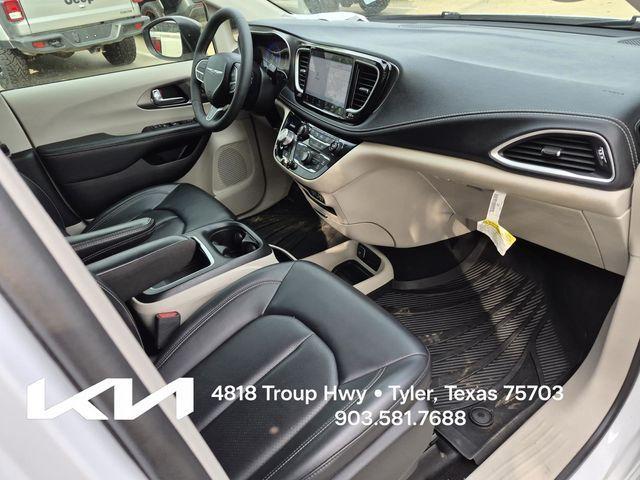 used 2023 Chrysler Pacifica car, priced at $28,900