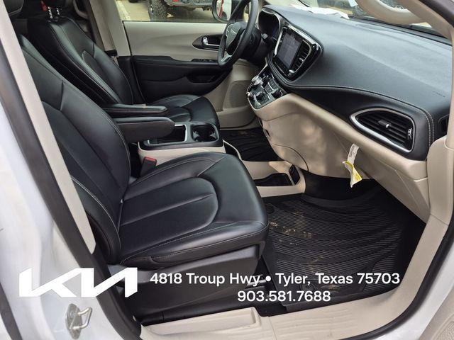 used 2023 Chrysler Pacifica car, priced at $28,900